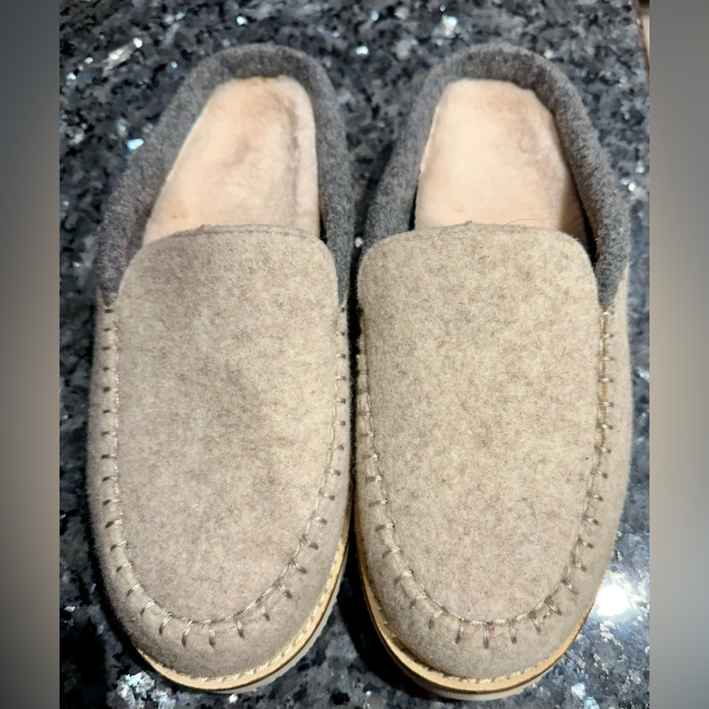 Sanuk cozy vibe slipper sugar mat wool. Oatmeal. Slip on.